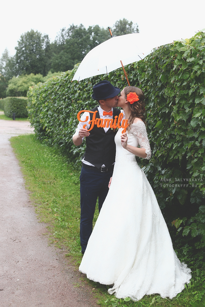 Свадебная фотосессия под дождем в Кусково